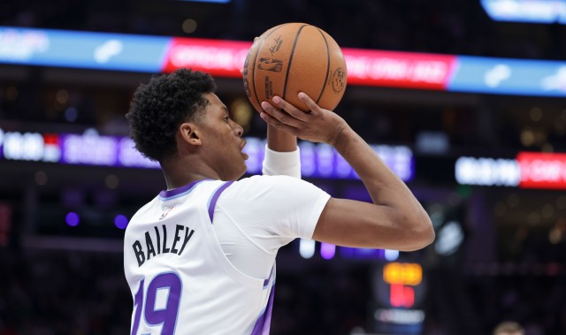 星空娱乐官方网站-状态起伏大！5号秀贝利半场9中3拿8分1板 次节4中0