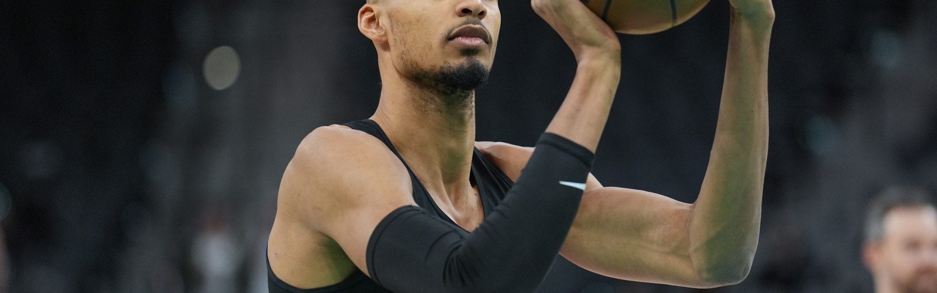 星空娱乐体验-文班谈光头造型：之前就有这个想法 近期输了几场必须做出改变