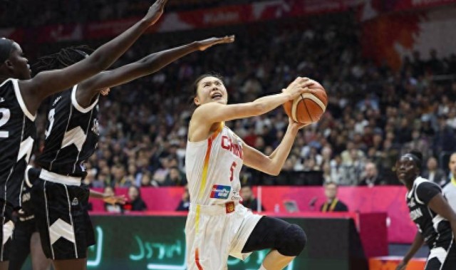 星空娱乐官方网站-女篮10分险胜南苏丹，3人满分3人不及格，宫鲁鸣做对了两个选择